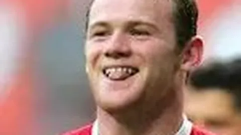 “2025年F1薪酬揭秘： Verstappen与Hamilton薪酬翻番，独占鳌头超群”